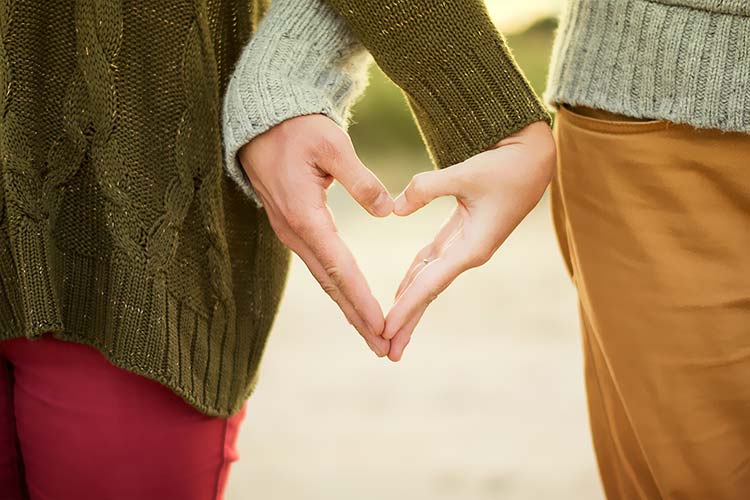 爱情爱心婚纱男人女人浪漫唯美背景背景图高清背景手心