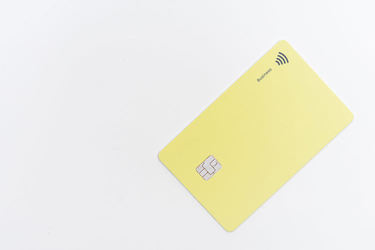 一张黄色芯片智能卡