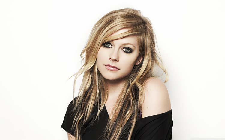 Avril Lavigne-超级明星歌手桌面壁纸B003