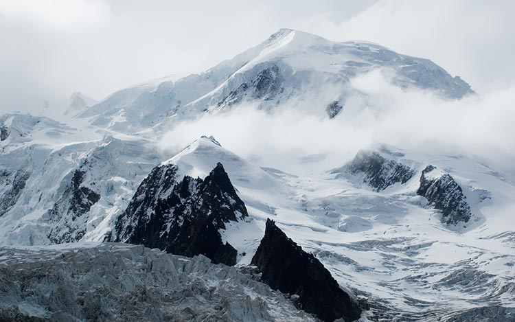 大雪山背景