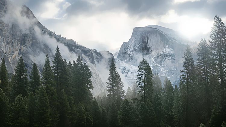 雪山背景