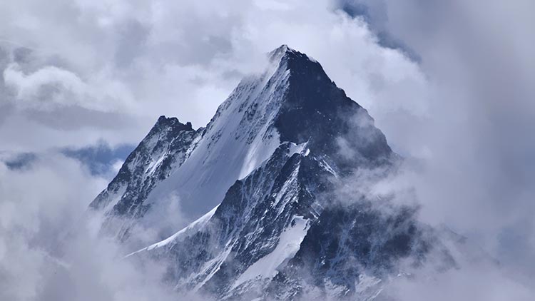 大雪山背景