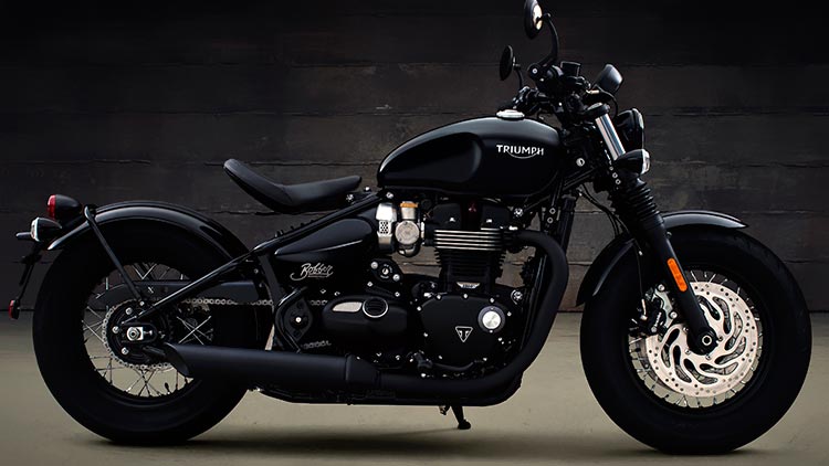 2018 Triumph Bonneville Bobber 摩托车4K壁纸