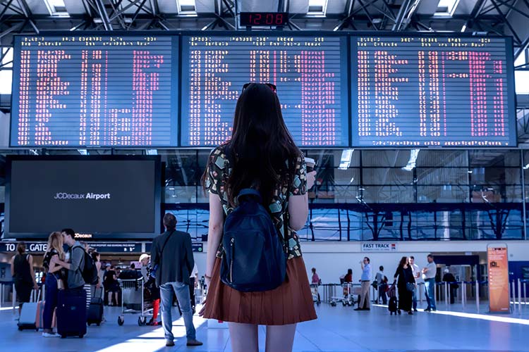 机场 运输 女子 女孩 旅游 旅行 飞行 人 交通 飞机 国际 5k图片